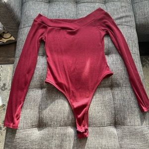 Boohoo Ribbed Bodysuit with Sweetheart Neck in Wine (US 6)